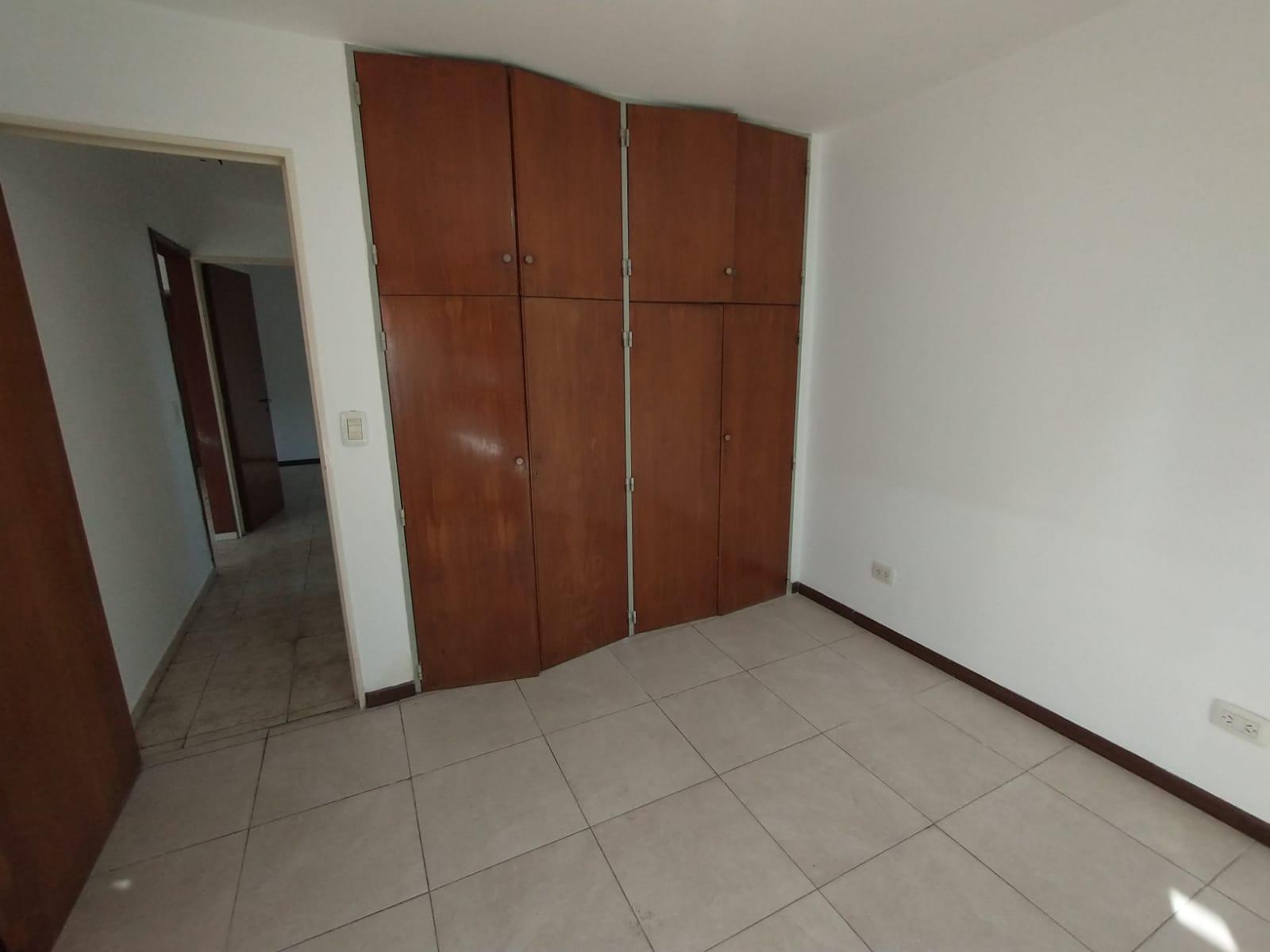 Departamento en  Alquiler Yrigoyen