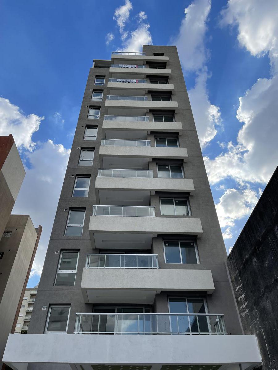 VENTA COCHERA CUBIERTA  - Lanús Oeste