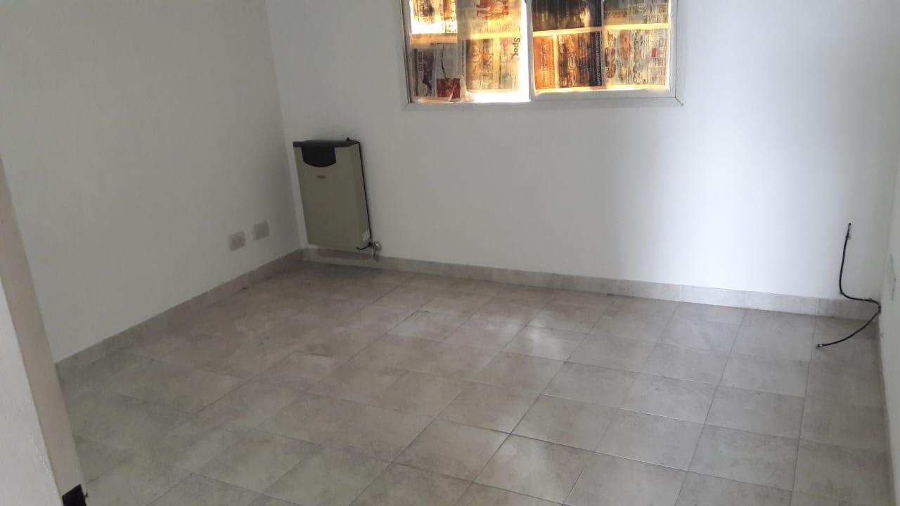 HERMOSO 2 AMBIENTES - Departamento - Turdera. San Benito 131 P.A.