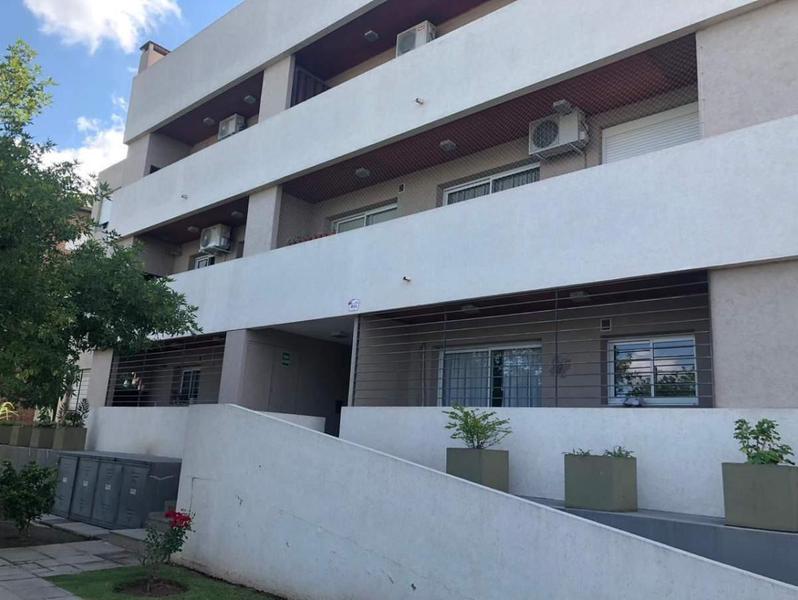 2 Dormitorios (1 en Suite) - Balcón - Cochera