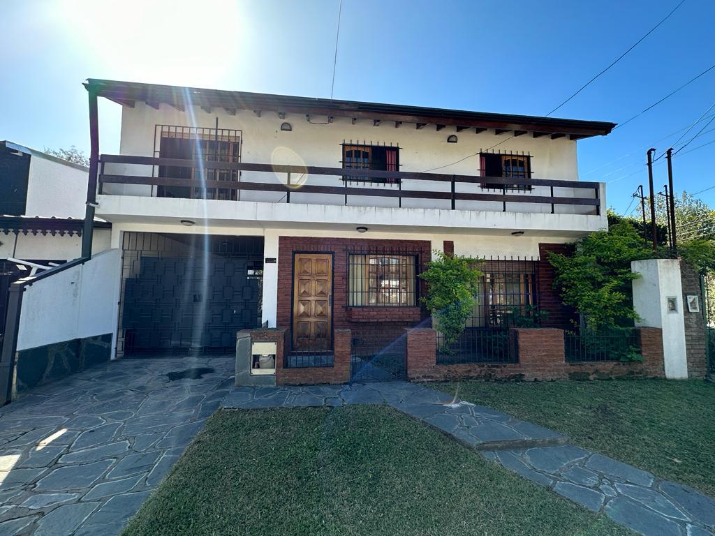 En Venta  Hermosa Propiedad con 3 Dormitorios y Parque en La Reja Centro, Moreno, Buenos Aires