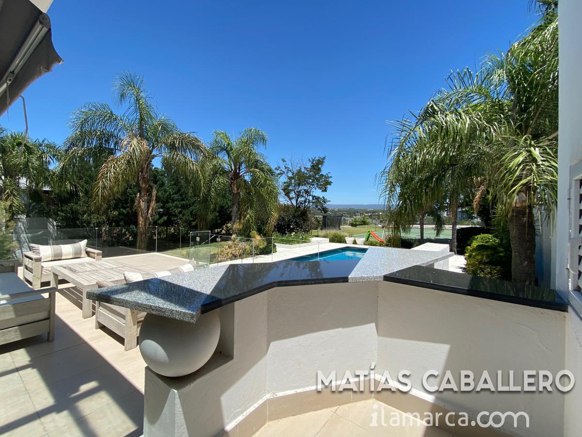 Casa a la venta en el Cerro de Las Rosas sobre la Barranca de Hugo Wast