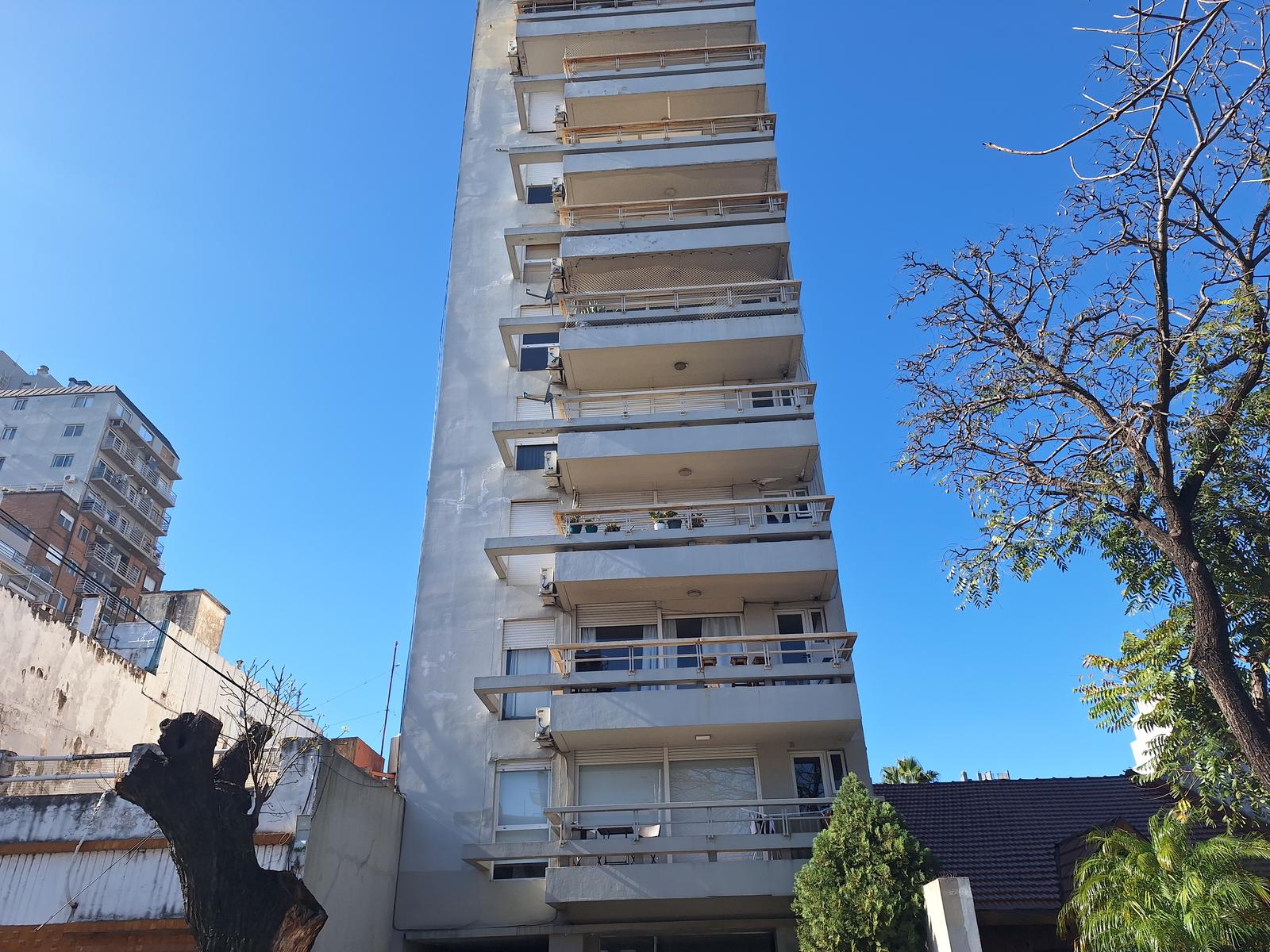 Semipiso de dos ambientes en Villa Pueyrredón.