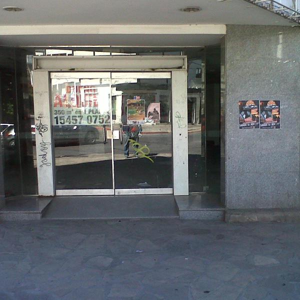 EXCELENTE LOCAL COMERCIAL EN ESQUINA -330 M2 IDEAL ENTIDAD FINANCIERA -SEGUROS