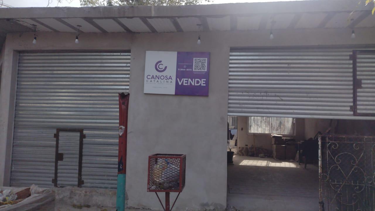 Venta - 2 Locales + 2 Deptos. en Sol de Oro