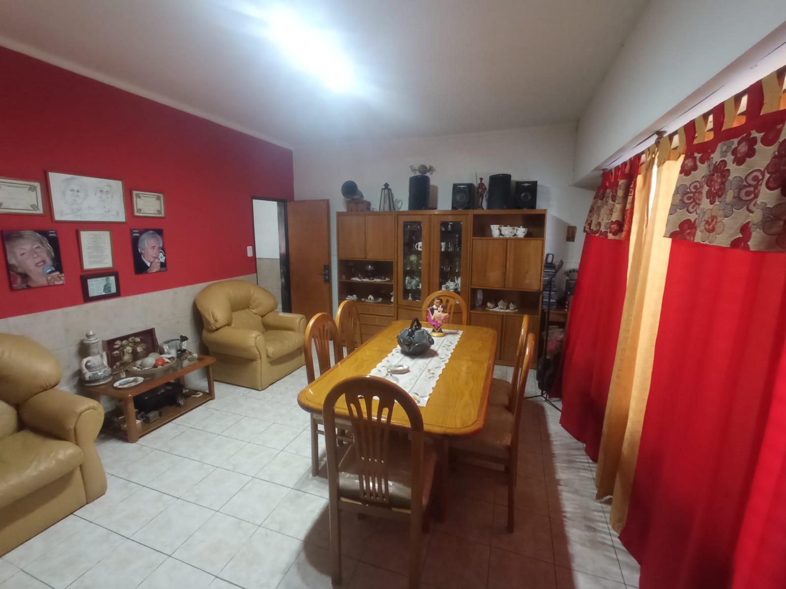 VENDE CASA EN CLAYPOLE