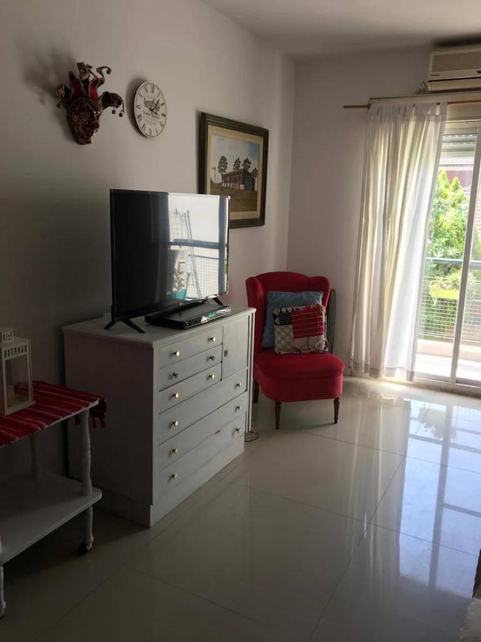 Venta Departamento 3 ambientes con cochera y seg 24 hs Barrio La colina