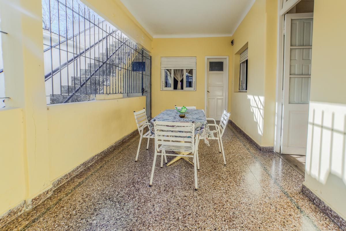 RETASADA! Casa en venta en Victoria a 2 cuadras de la Plaza dorrego y 4 de Avenida Peron