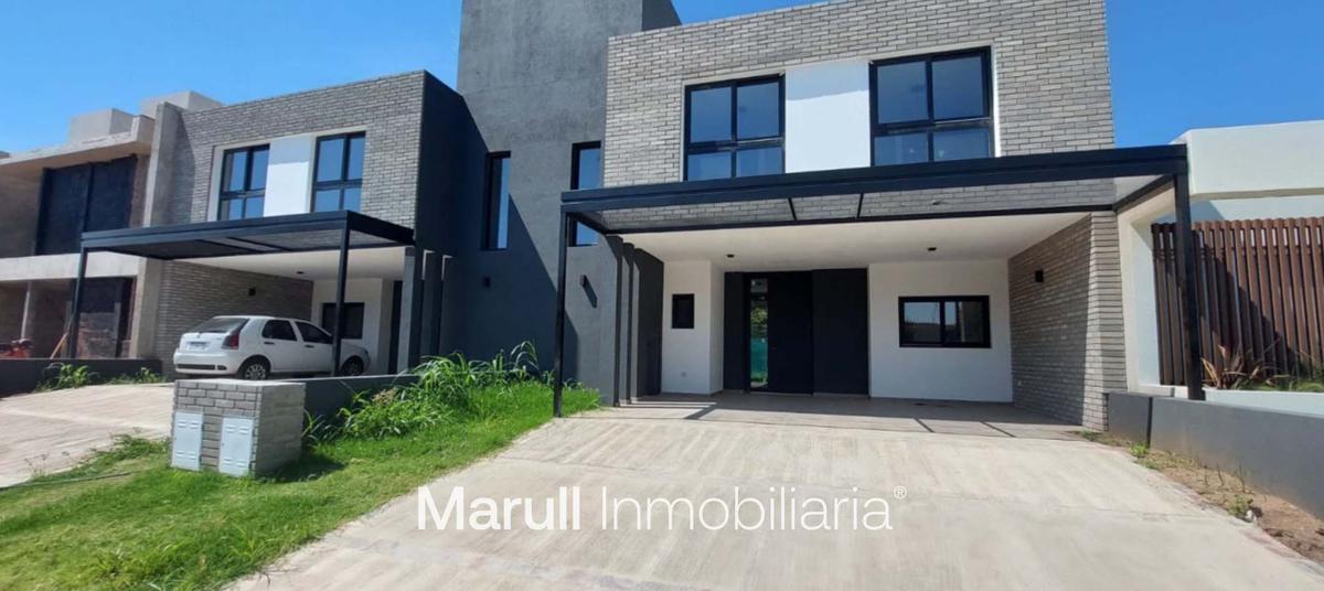 Duplex en venta Cañuelas Chico de categoria 3 dormitorios seguridad