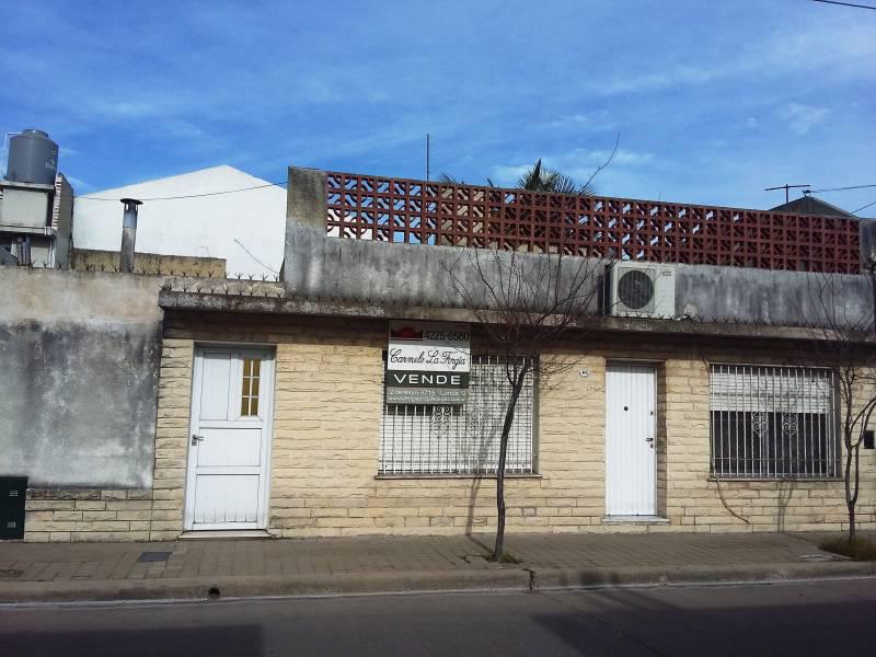 VENTA CASA LOTE PROPIO 3 AMB AMPLIO CON PATIO Y TERRAZA