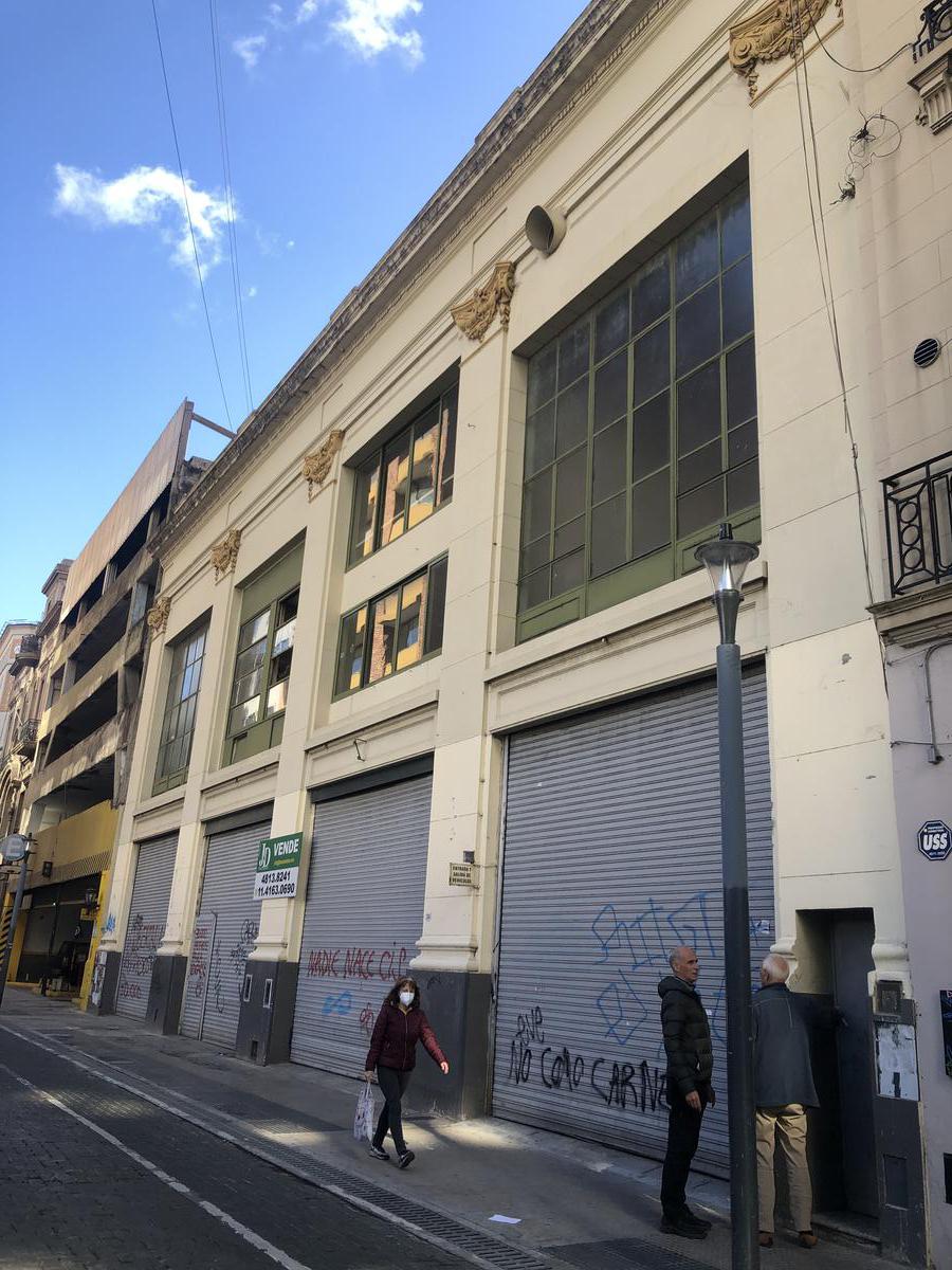 VENTA - edificio con depósito 1890 m2 - CABA