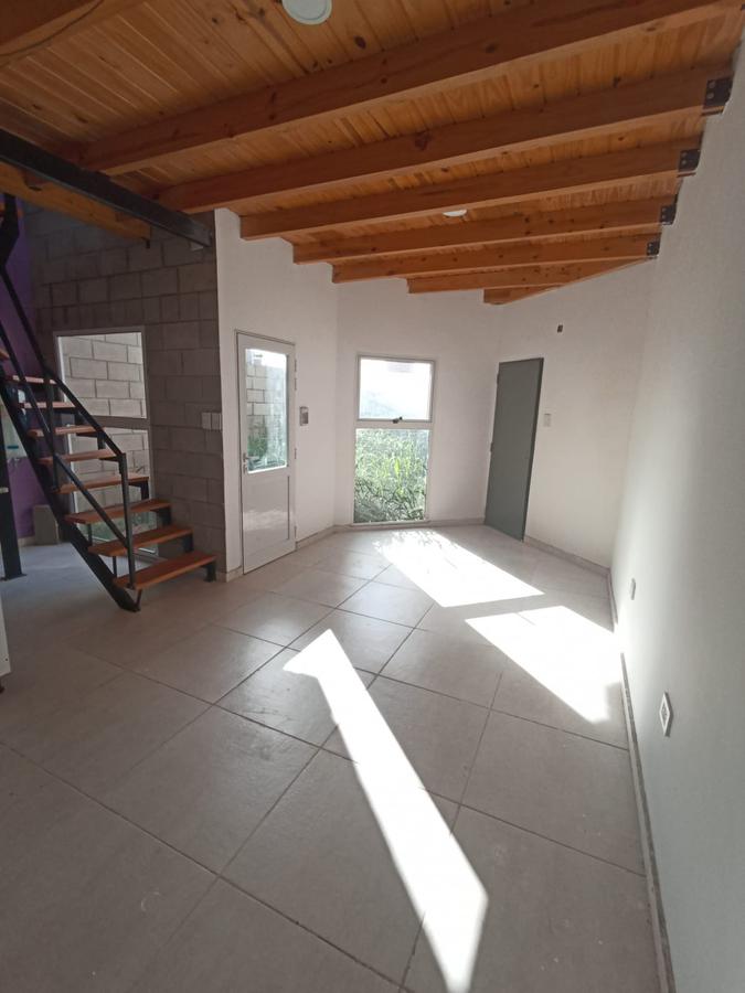 Dúplex en venta de 2 dormitorios con cochera a estrenar!