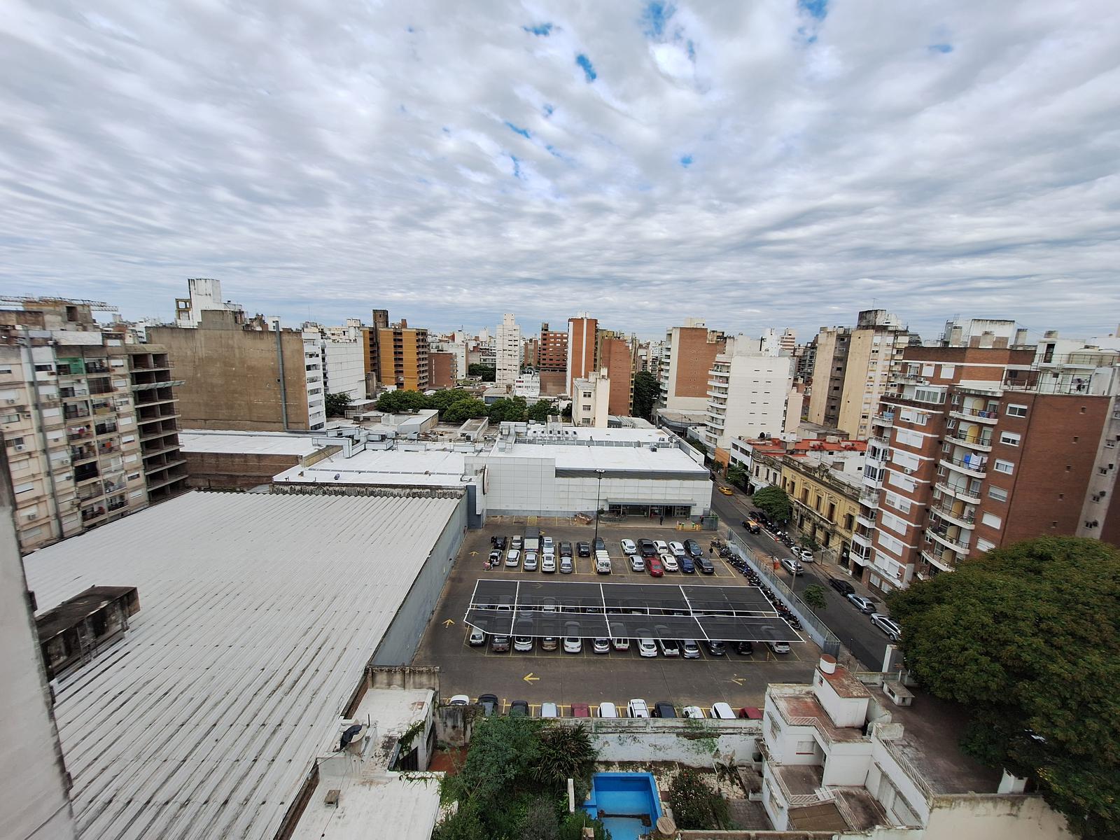 Semipiso en Rioja y Dorrego con cochera