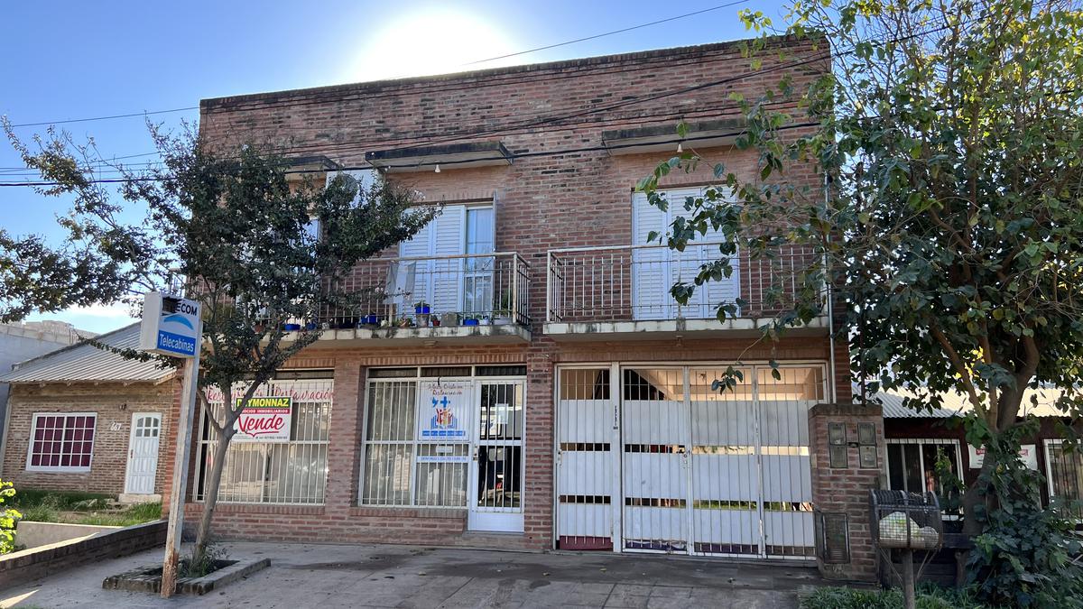 Local comercial con 2 departamentos en Colon Entre Ríos