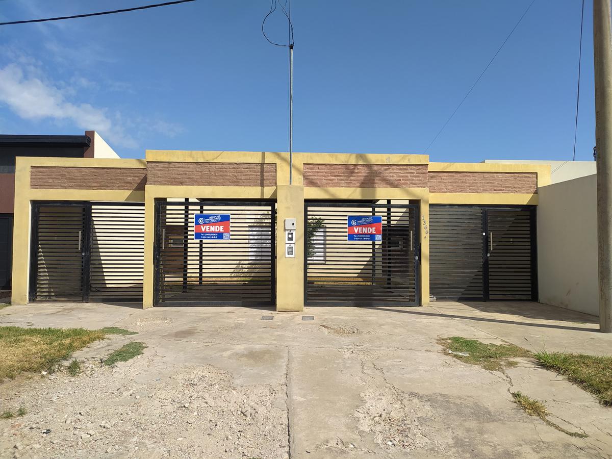 Dos casas de 2 dormitorios en PH , en lote de 10.50 x 30