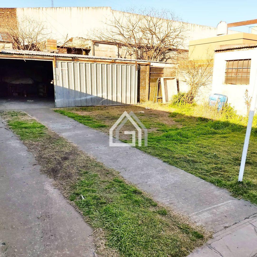 Casa en VENTA -  Primera Junta 1400