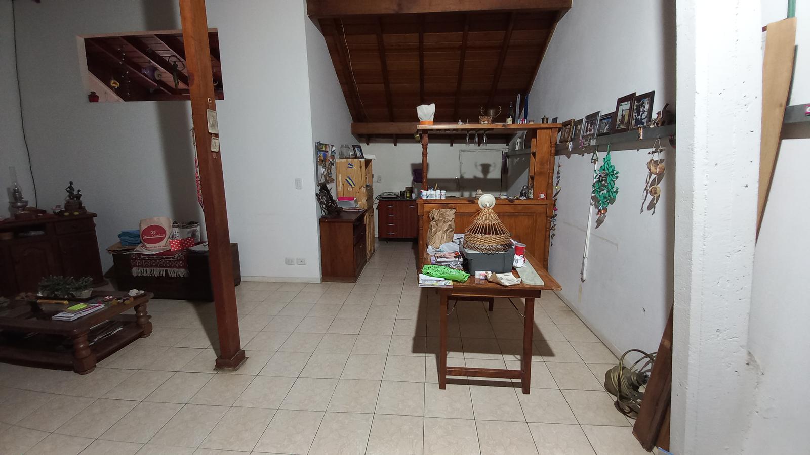 VENTA CASA 6 AMBIENTES CON PILETA - JOSE C PAZ