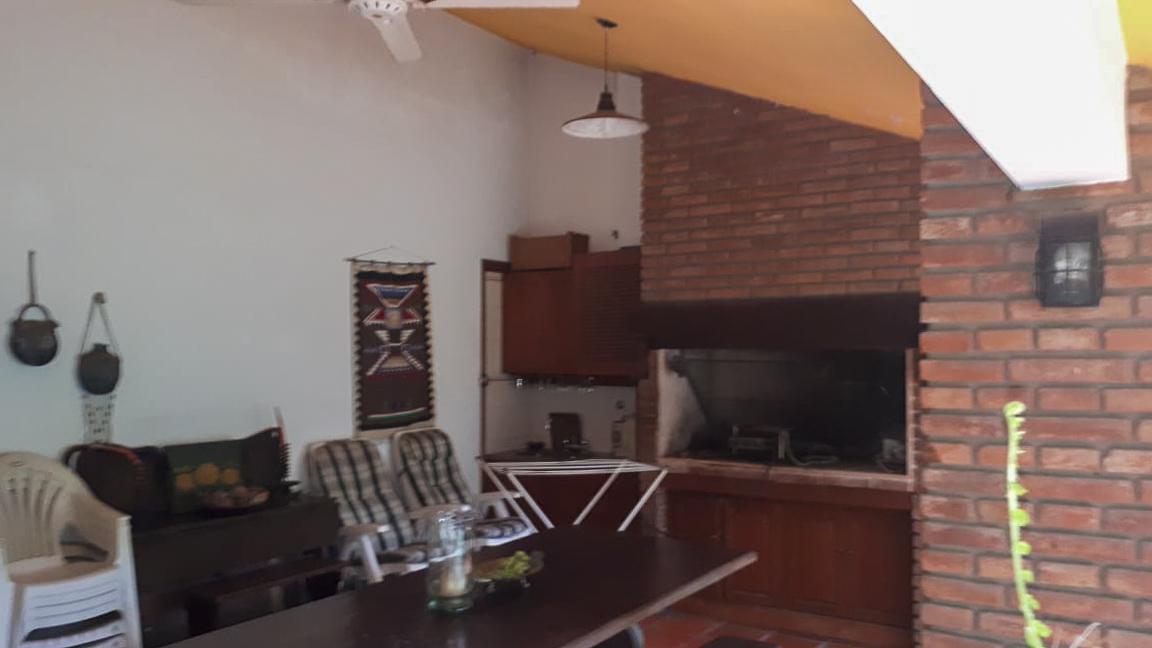 Casa de 5 dormitorios s/Av.Pellegrini (9,53 x 43,14 mts) - Zona Centro