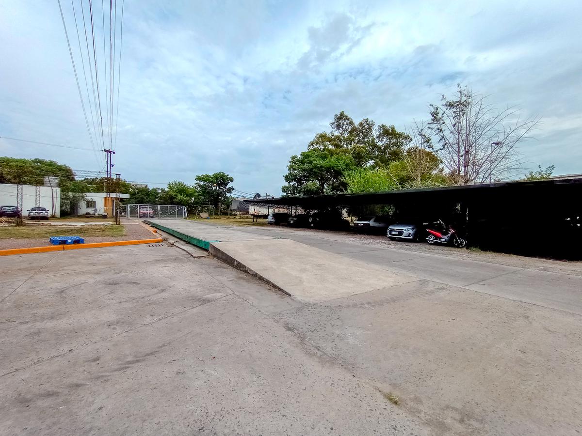 Depósito en alquiler  de 2500 M2 con oficinas - Don Torcuato en predio con seguridad, próximo a Panamericana y 202