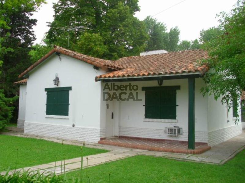 Casa en Venta en 27/422 y 426 Villa Elisa - Alberto Dacal Propiedades