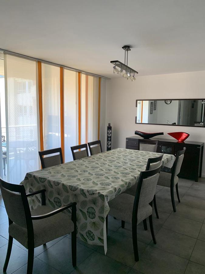 Excelente departamento con doble cochera en San Isidro Central