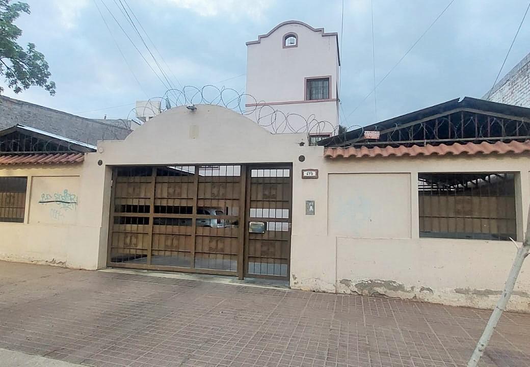 Departamento en  venta en Godoy Cruz. Planta baja/ Cochera