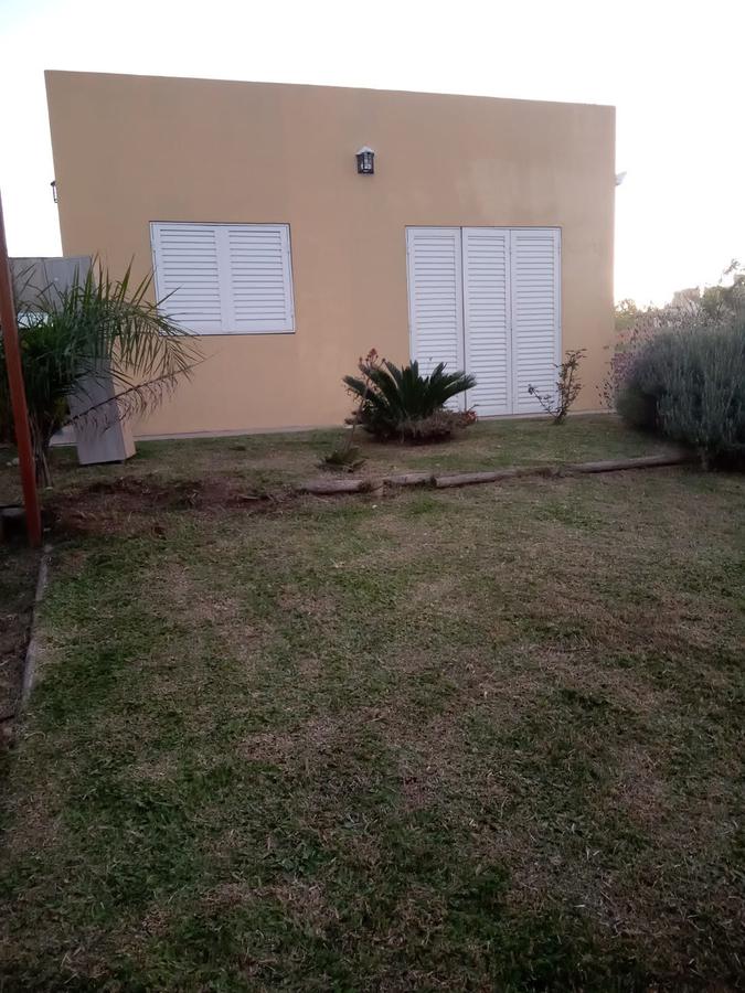 CASA a la VENTA: ubicada en Vergniaud, entre Bv. Gaillard y Rocamora - Colón, Entre Ríos