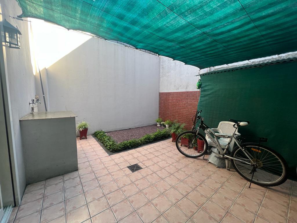 RETASADO / DEPARTAMENTO DOS AMBIENTES /  PATIO CON ESPACIO VERDE