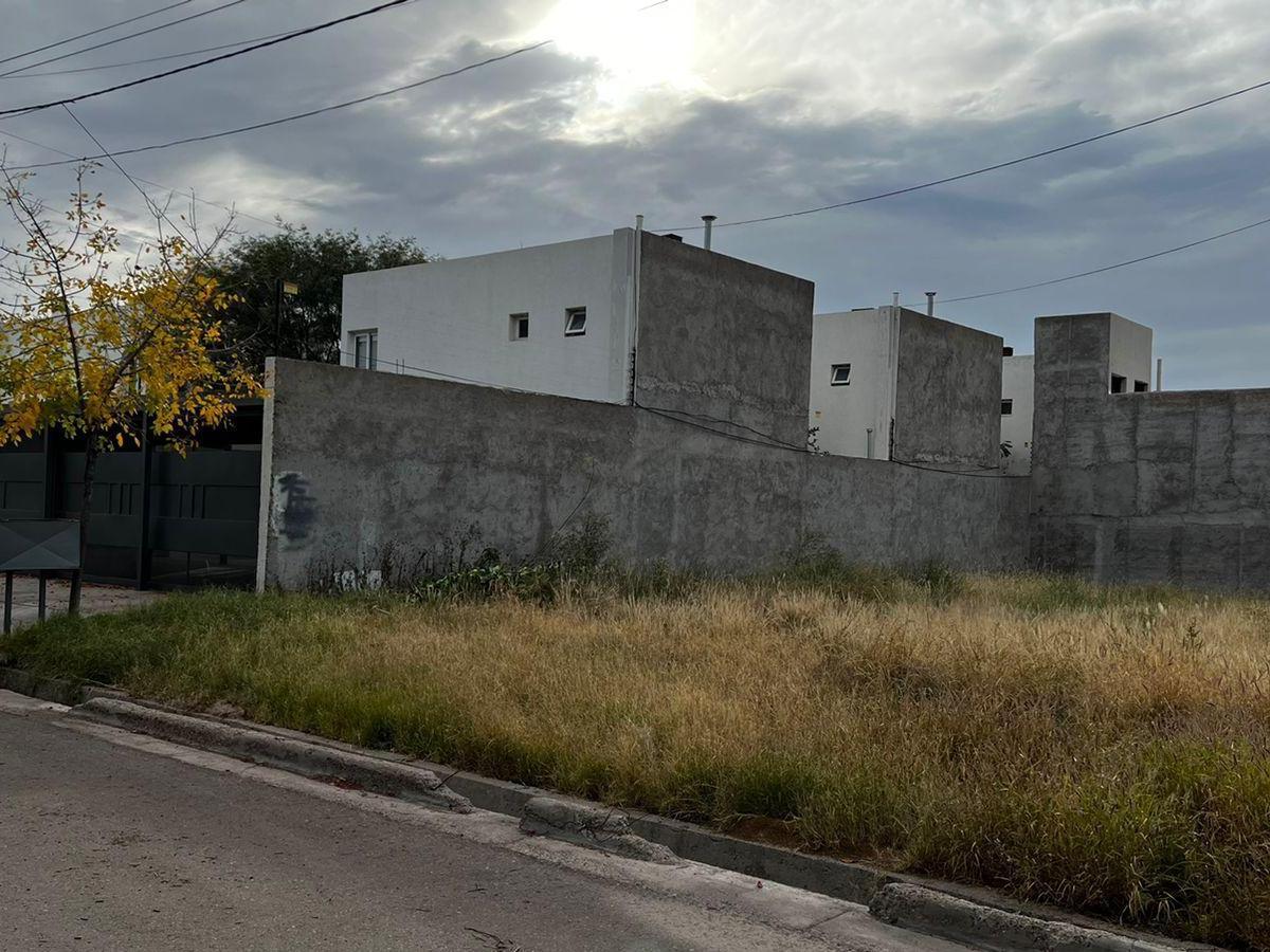 Barrio Champagnat - Carrillo Frente Barrio Dalvian