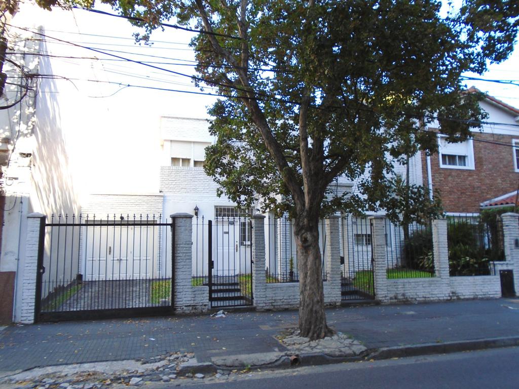 VENTA CASA 4 AMBIENTES EN OLIVOS