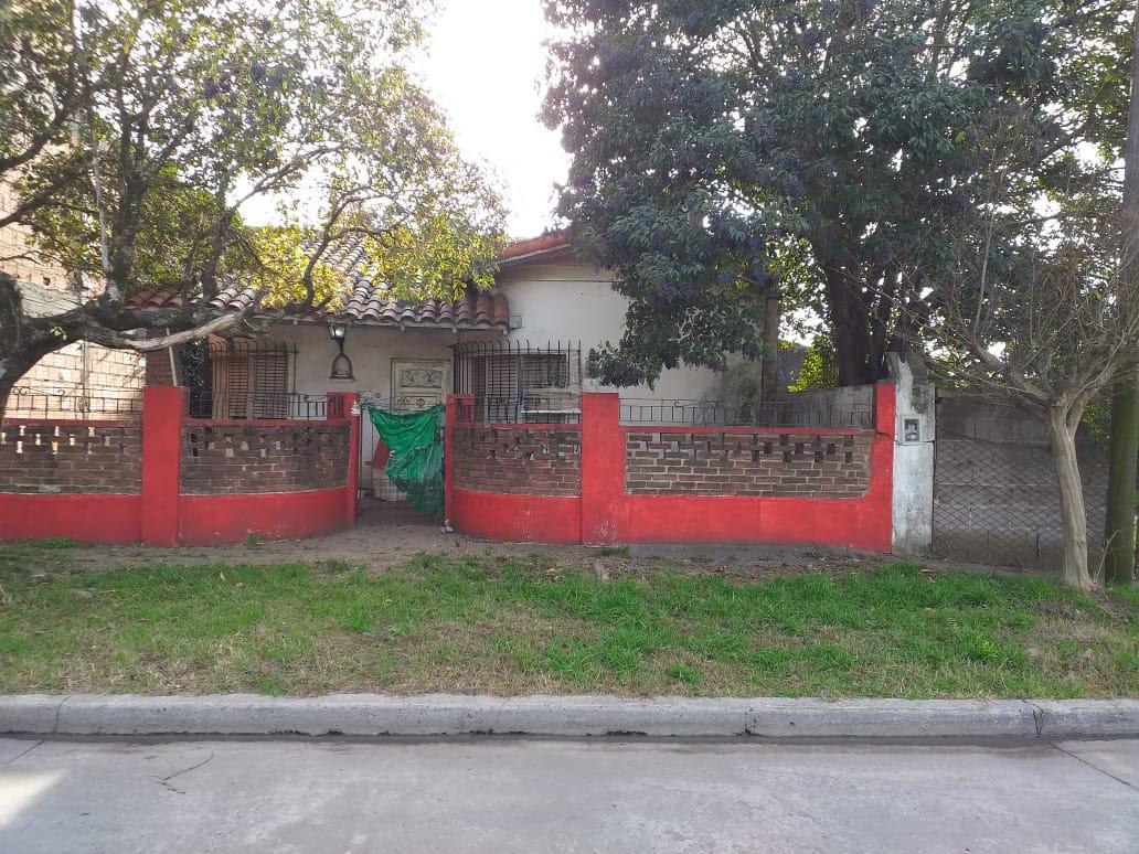 Venta Terreno con casa a reciclar - Ricardo Rojas- Tigre