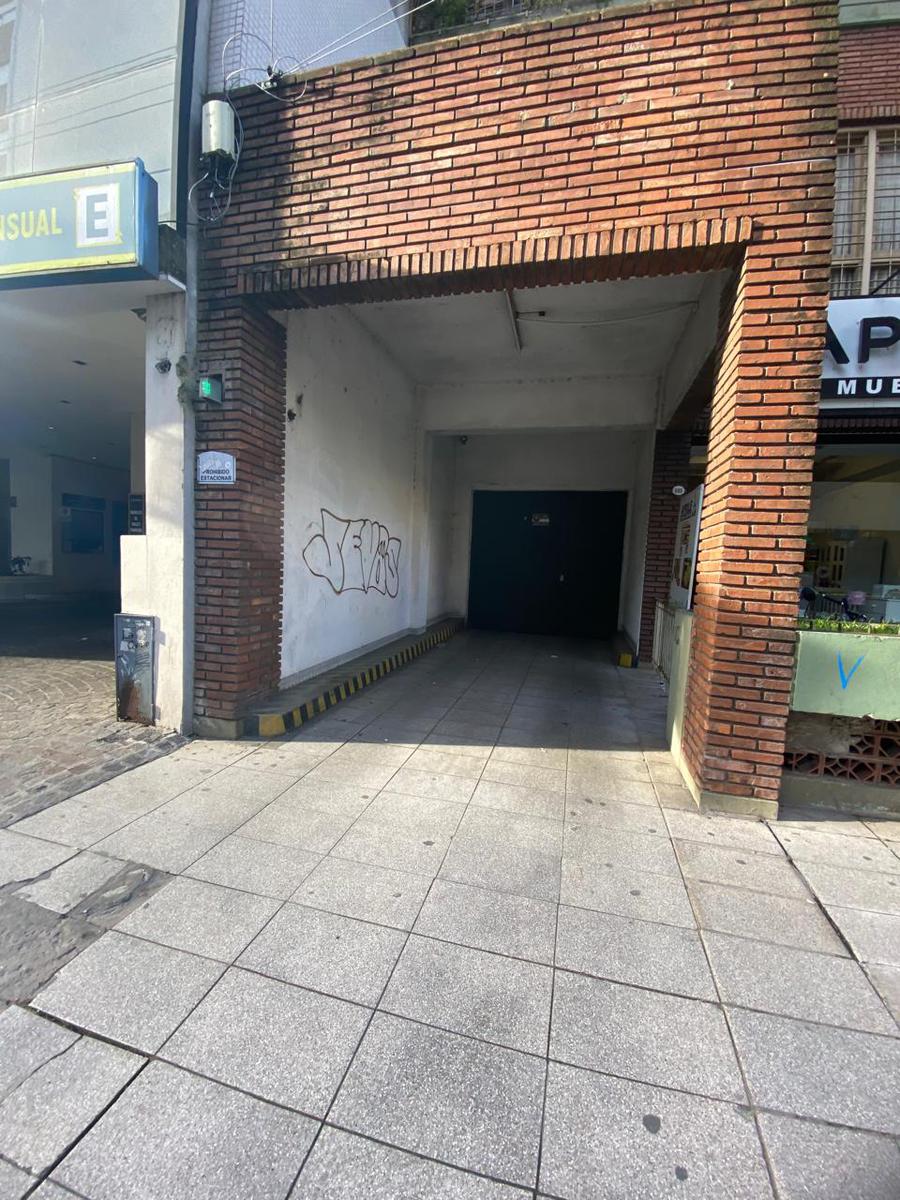 Cochera en venta en  Quilmes Centro