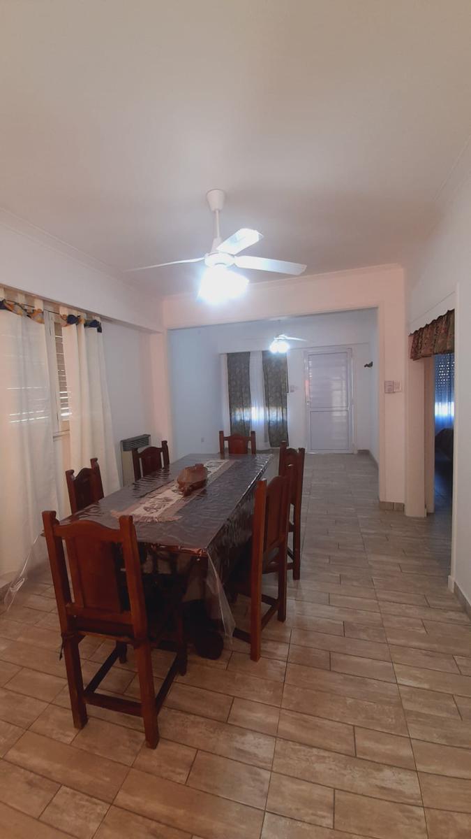 Casa en venta - 2 Dormitorios 2 Baños - 350Mts2 - Lobos