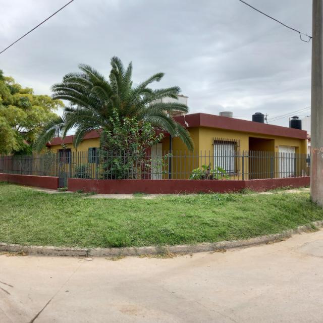 Casa mas Departamento Bº Ituzaingo