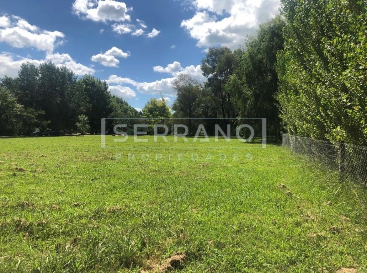 Venta. Lote arbolado. Barrio Cerrado. Chacras del Molino. Exaltacion de la Cruz