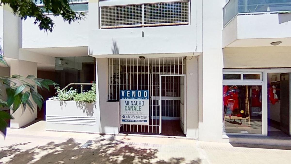 Local · 21 m² Aprox  · A metros de Av 7