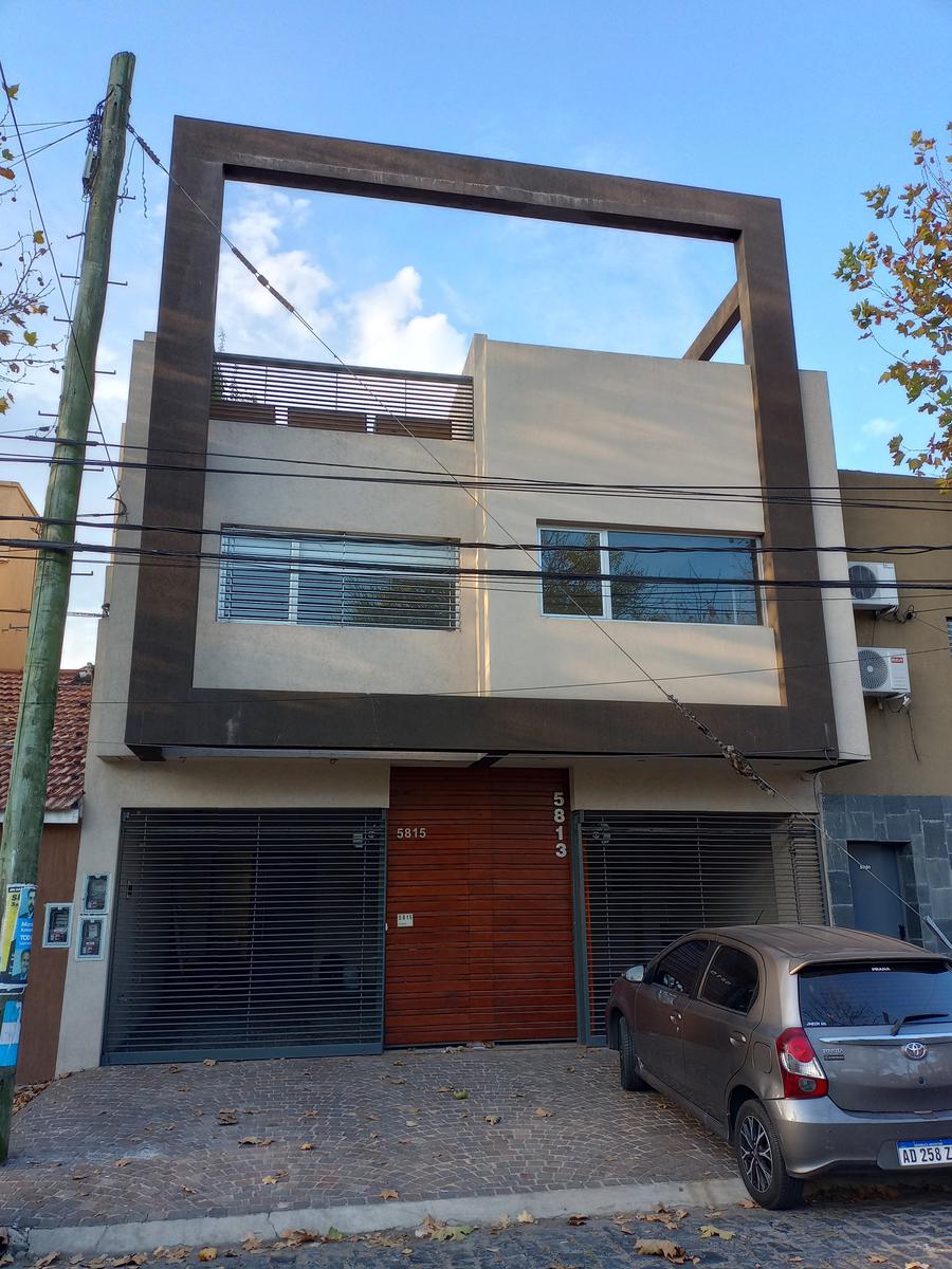 Triplex en Ballester frente a Plaza Mitre