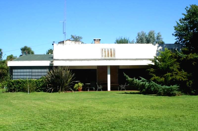 Casa con Pileta y Quincho en Roldán en Venta