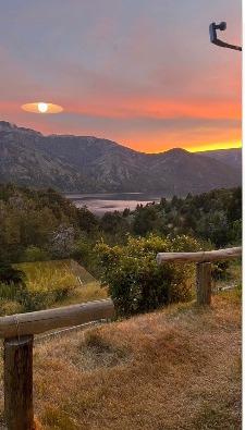 Casa con vista al Lago y al Atarcdecer en Meliquina