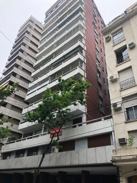 Se Vende con Renta - Azcuenaga 1541 - Muy lindo departamento en Recoleta