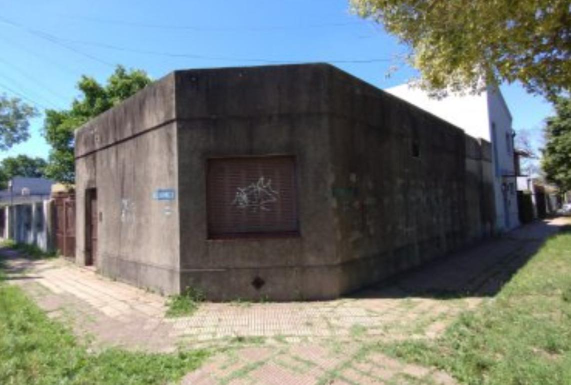 Casa antigua a reciclar sobre calle Granville esquina Rosales