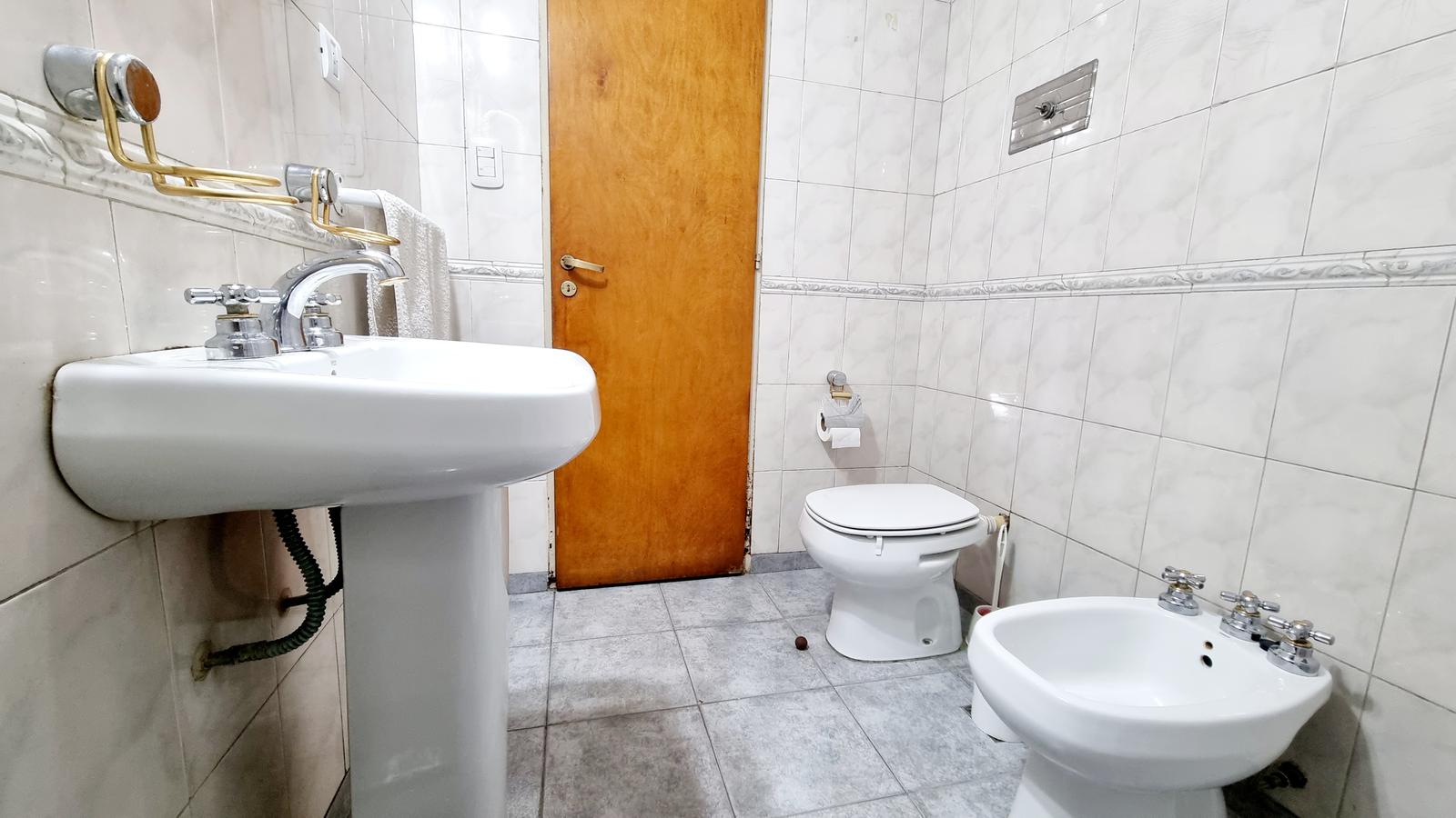 VENTA CASA EN LOMAS DE ZAMORA