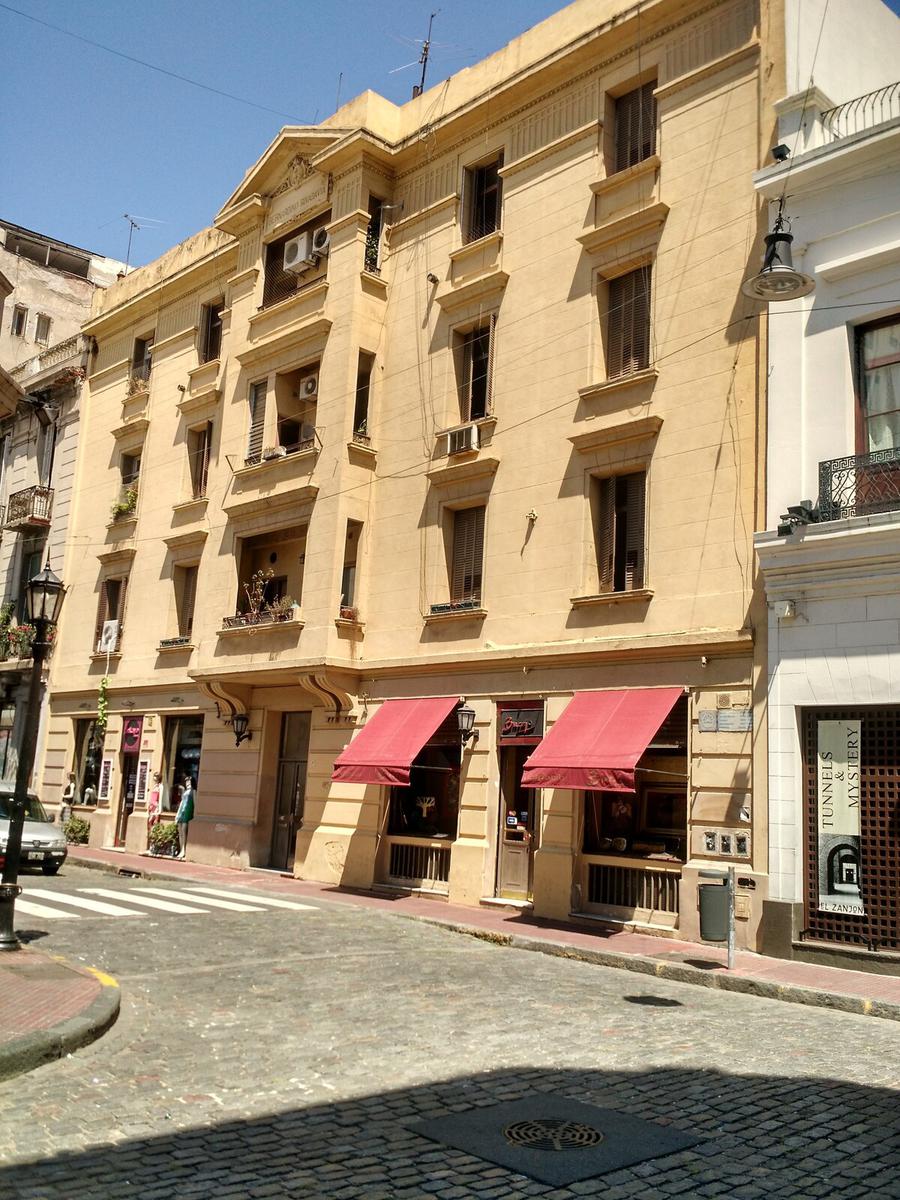 Departamento en  San Telmo edificio histórico