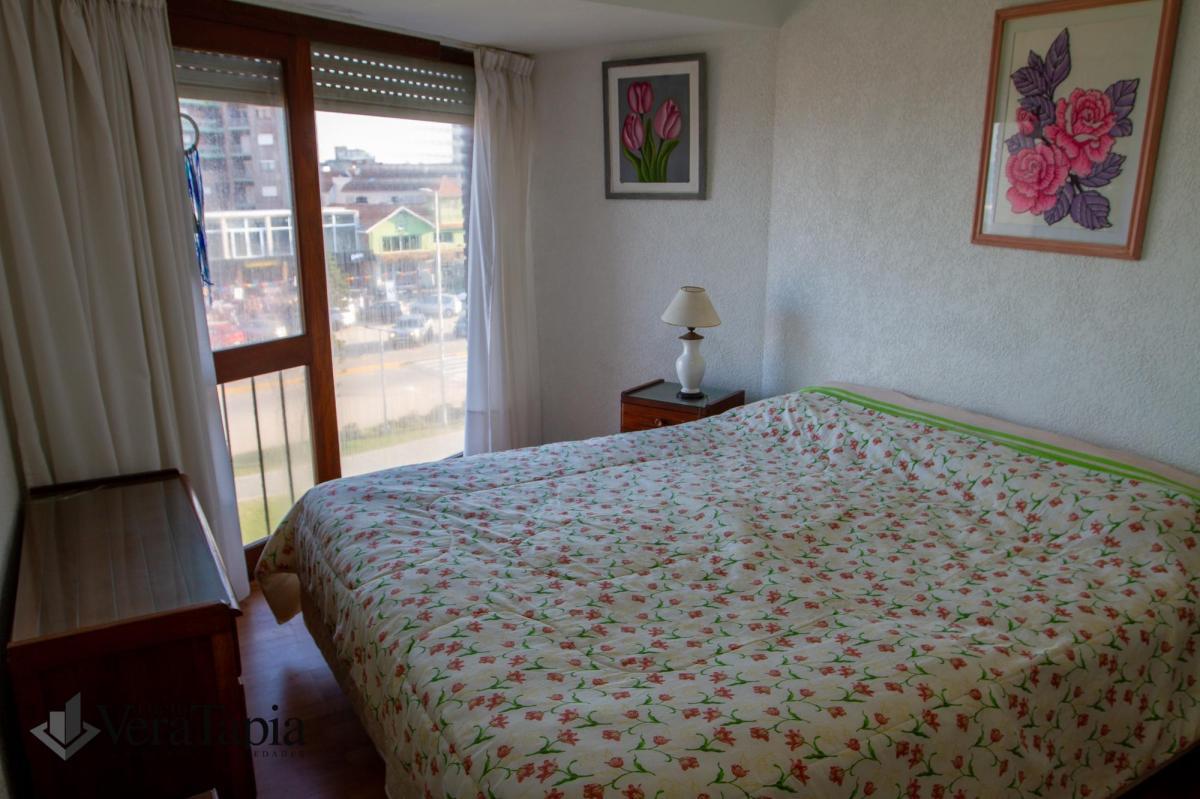 Ed. Costa Verde 1º C, Duplex en VENTA de 3 ambientes frente al mar, cochera.