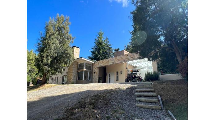 Casa en Valle Escondido   Depto para Turistas  SOBRE EL LAGO