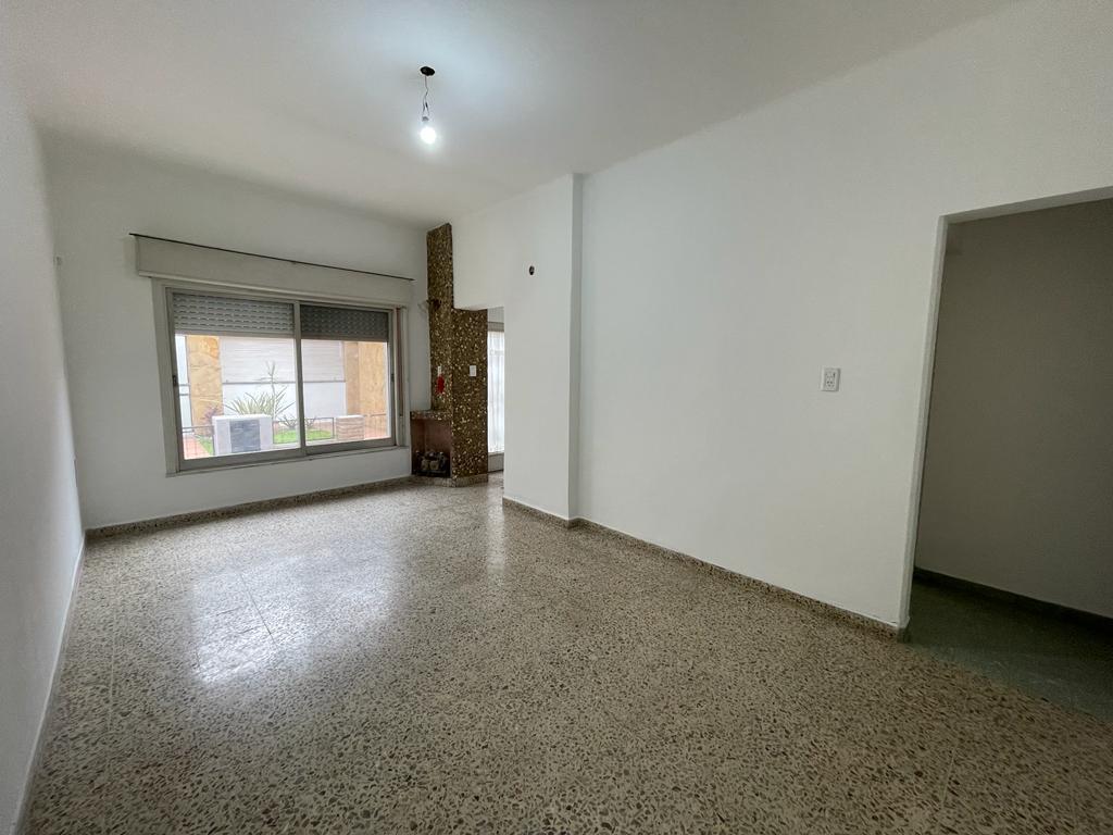 VENTA/PERMUTA - Casa - 2 dormitorios - Republica de la Sexta, Rosario