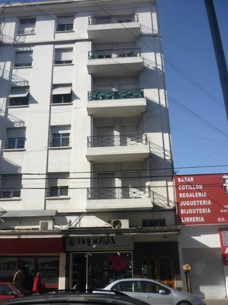 Departamento de 2 dormitorios en La Plata calle 46 e/ 7 y 8 - Dacal Bienes Raíces