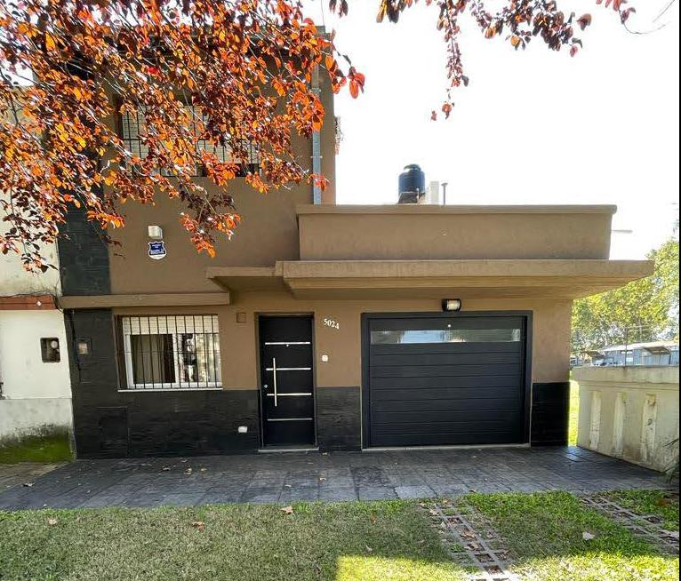 VENTA - Casa al frente - Cochera y piscina - Belgrano, Rosario