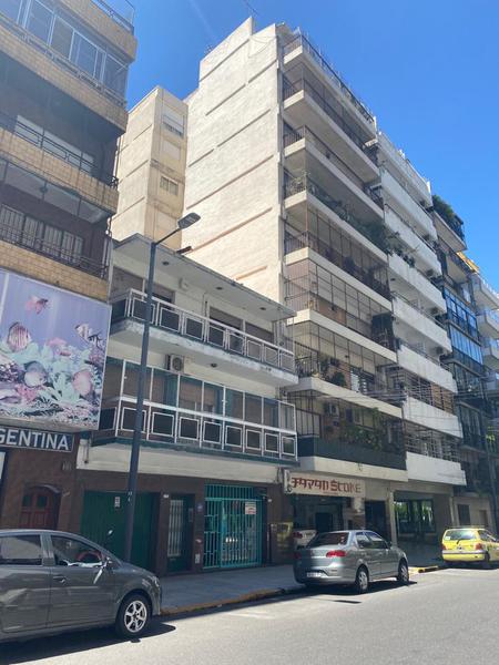 Edificio 3 plantas en venta Barrio Norte Local y 1 cochera en PB - Factibilidad disponible