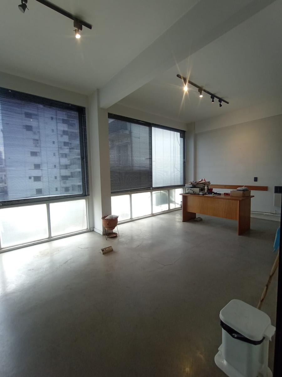 VENTA OFICINA  CON RENTA - Tucumán al 2100 -   76 m2   Balvanera